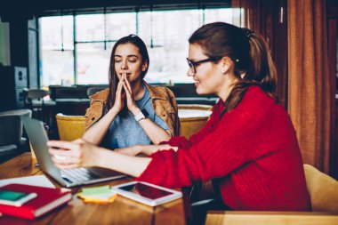 Menutup Hari dengan Tenang